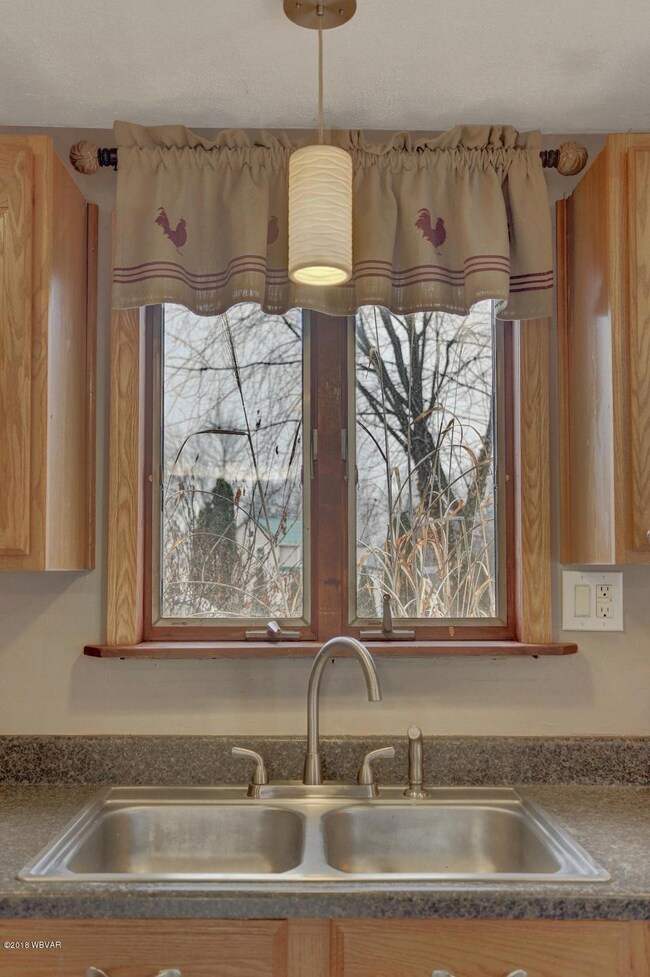 117 E Mechanic St, Muncy, PA 17756 - photo 5