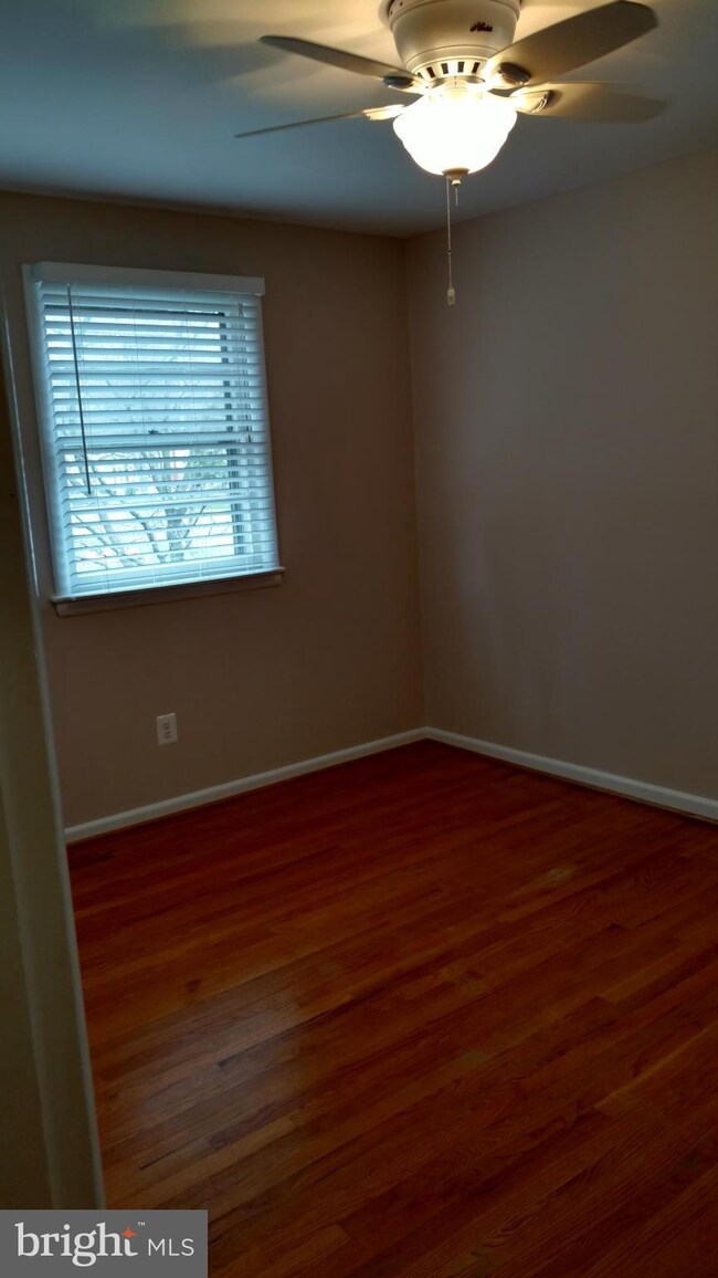 410 Marshall Rd SW, Vienna, VA 22180 - photo 6