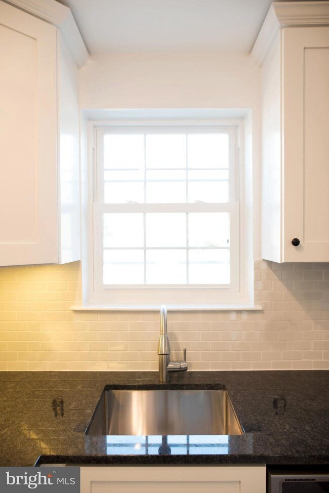 2663 S Walter Reed Dr unit B, Arlington, VA 22206 - photo 6