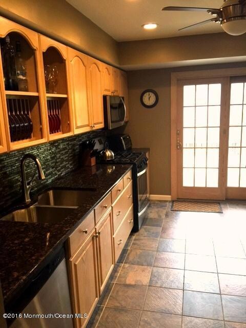Granite Counters & Oak Cabinets