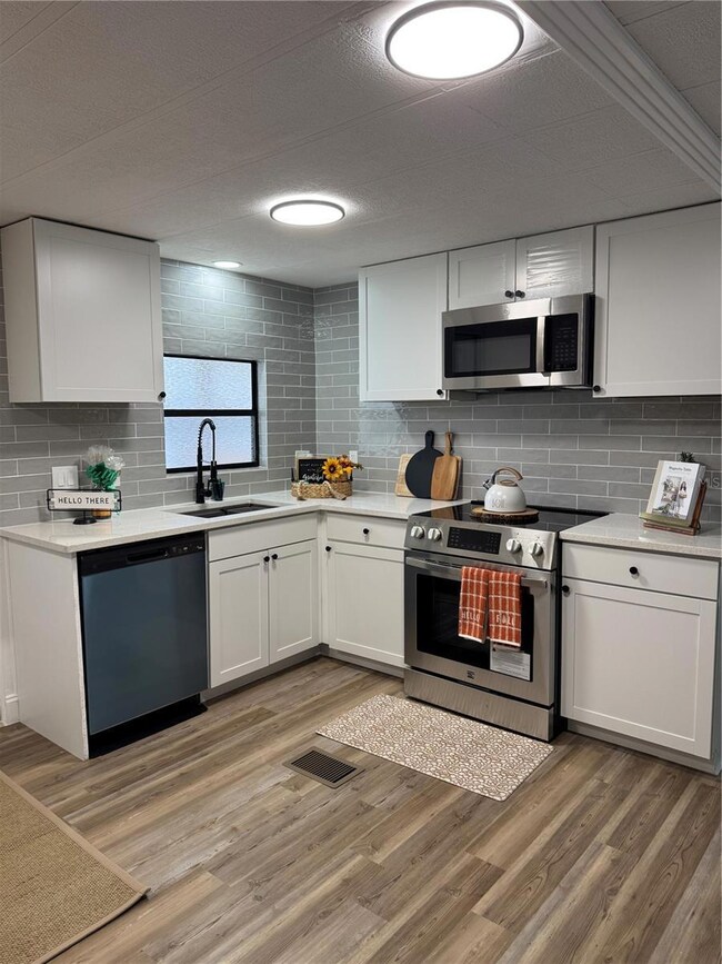 4820 Capron St, New Port Richey, FL 34653 - photo 6