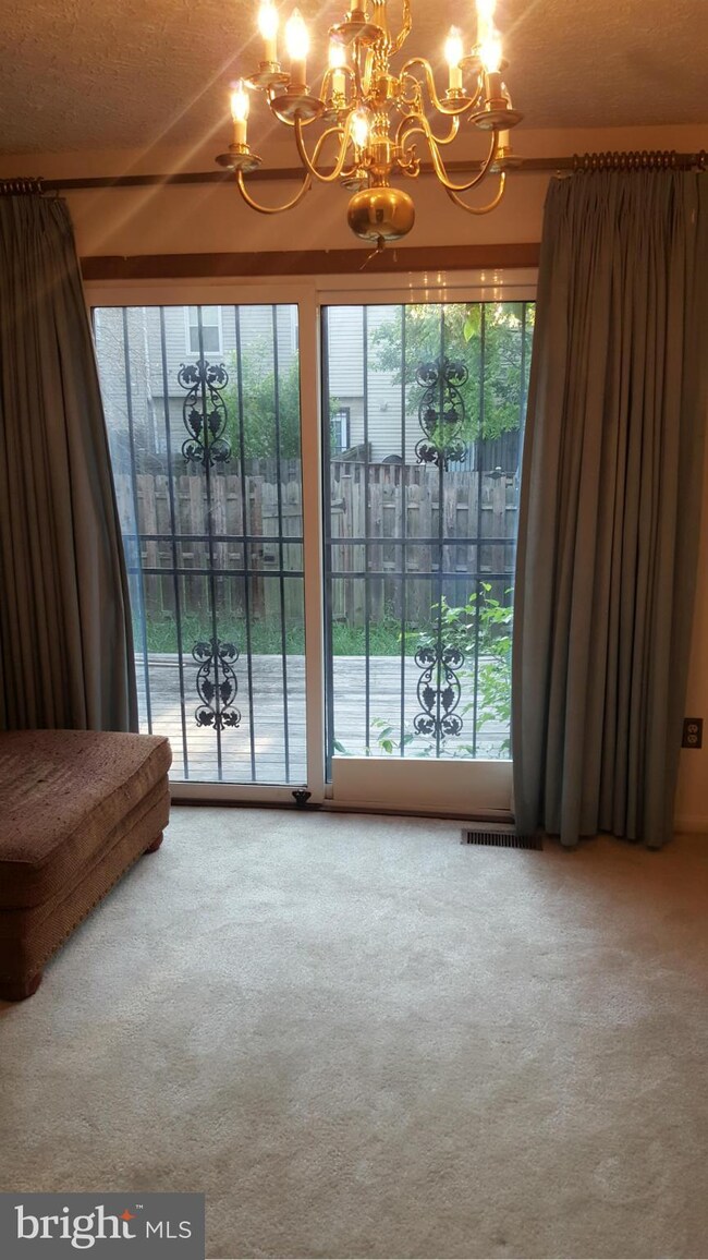 2110 N Anvil Ln, Temple Hills, MD 20748 - photo 4