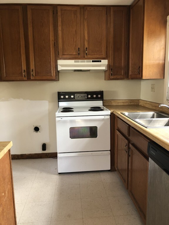 16 Tarrant Ln, Wakefield, MA 01880 - photo 6