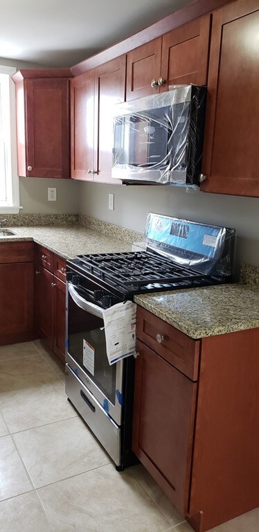 9 Saratoga St unit 3, Lawrence, MA 01841 - photo 5