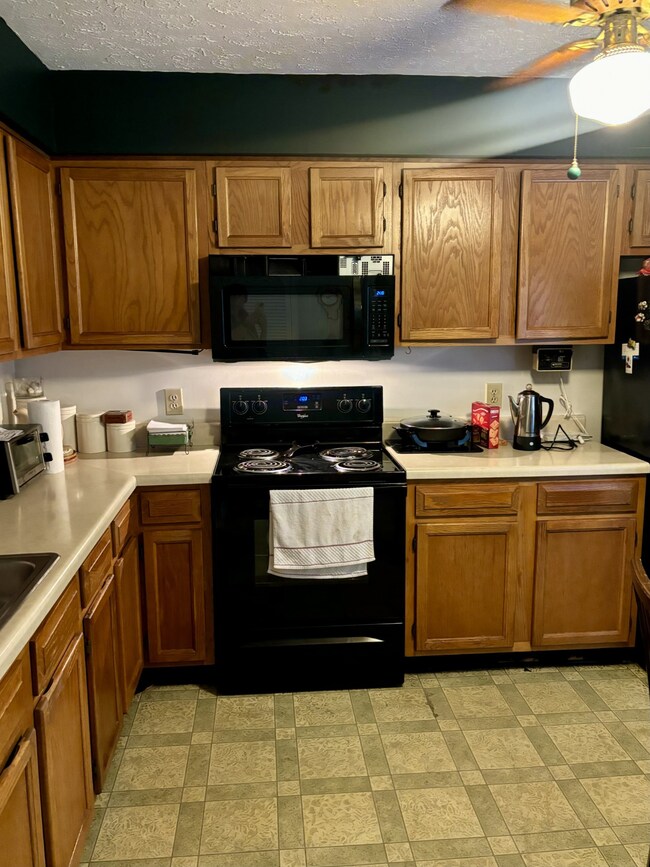 Plenty of counter space in the kitchen