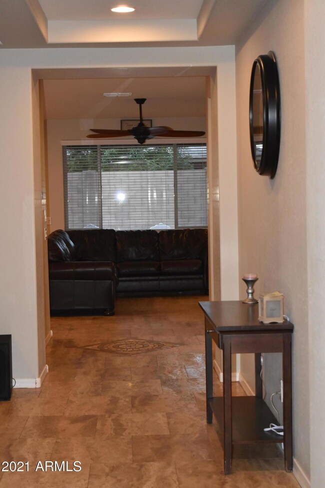 18610 W Mackenzie Dr, Goodyear, AZ 85395 - photo 4