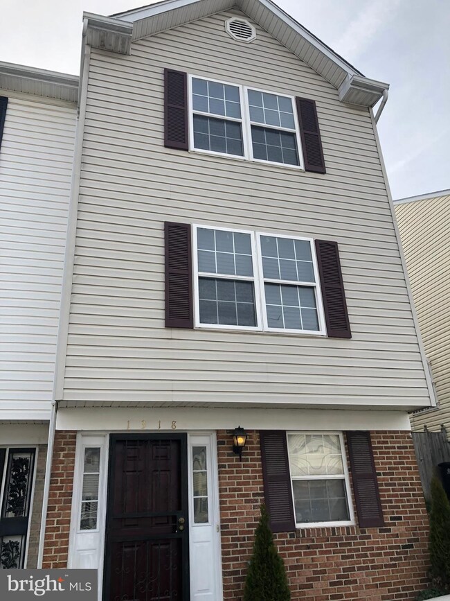 1318 Gabes Place, Hyattsville, MD 20785 - photo 2