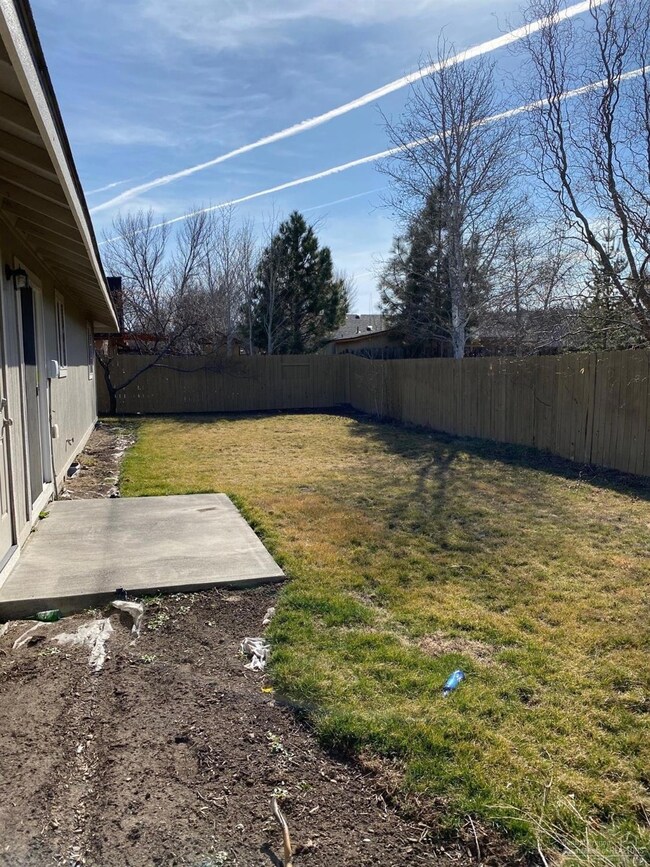 3116 SW Quartz Ave, Redmond, OR 97756 - photo 3