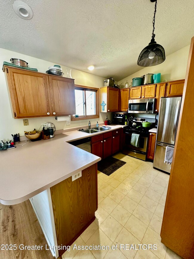 2354 Sower Blvd, Okemos, MI 48864 - photo 7