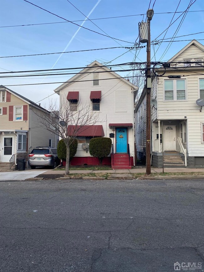 139 Redmond St, New Brunswick, NJ 08901 - photo 2