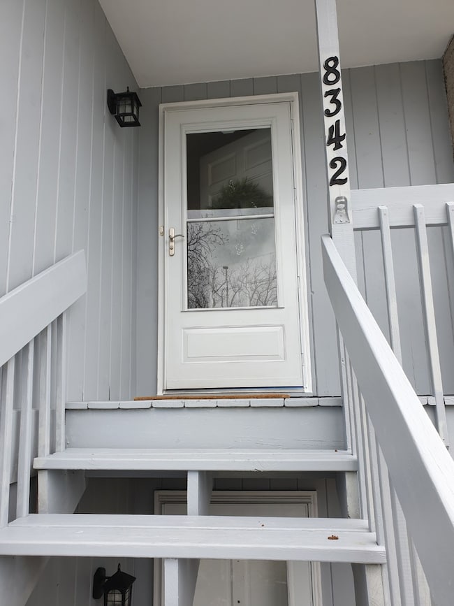 unlisted-address, Skokie, IL 60076 - photo 4