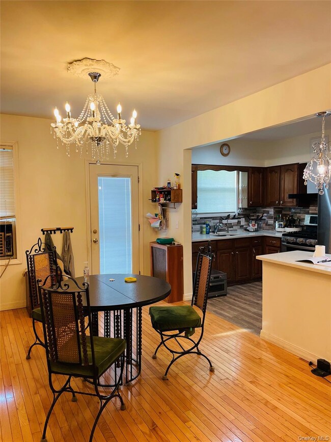 7854 76th St, Glendale, NY 11385 - photo 6