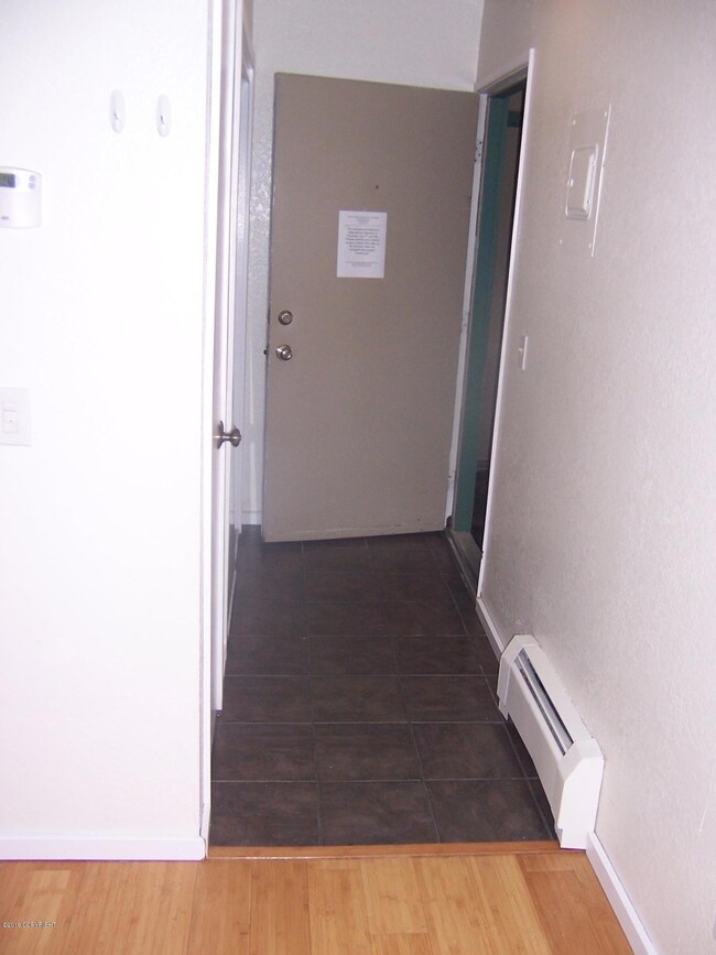 3031 Lois Dr unit 303, Anchorage, AK 99517 - photo 2