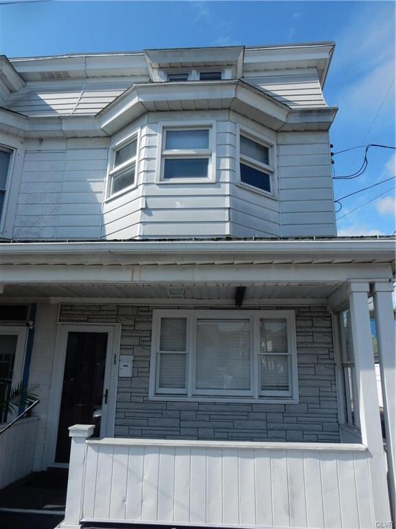 320 N Elizabeth St, Tamaqua, PA 18252 - photo 2