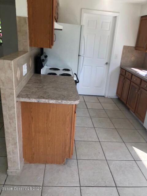860 SANDGATE KITCHEN