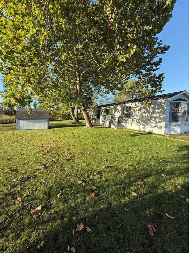 164 3rd St, Caro, MI 48723 - photo 2