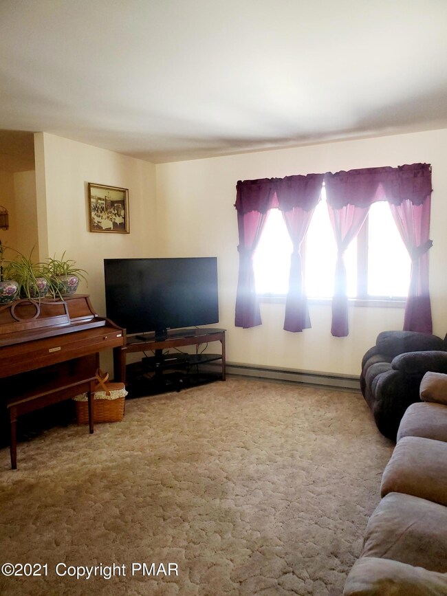 1247 Brian Ln, Effort, PA 18330 - photo 7