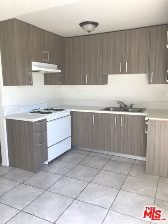 7756 Laurel Canyon Blvd unit 9, North Hollywood, CA 91605 - photo 6