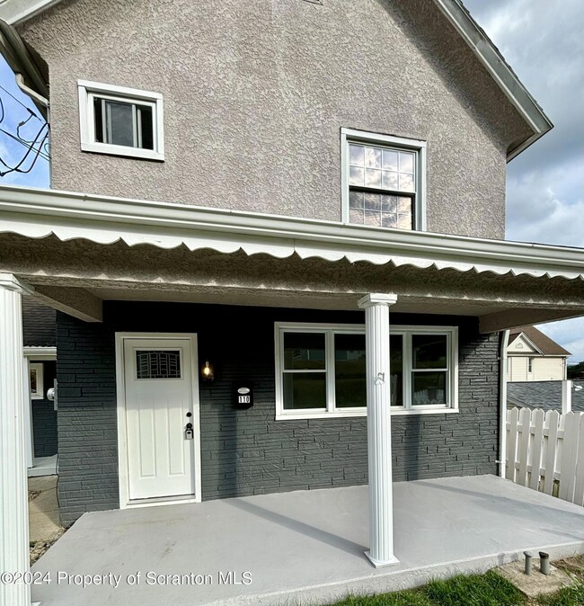 110 4th St, Olyphant, PA 18447 - photo 6