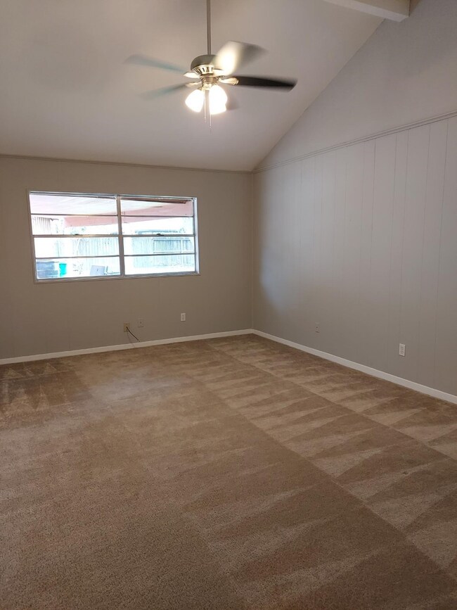 8602 Twisting Vine Ln, Houston, TX 77040 - photo 5