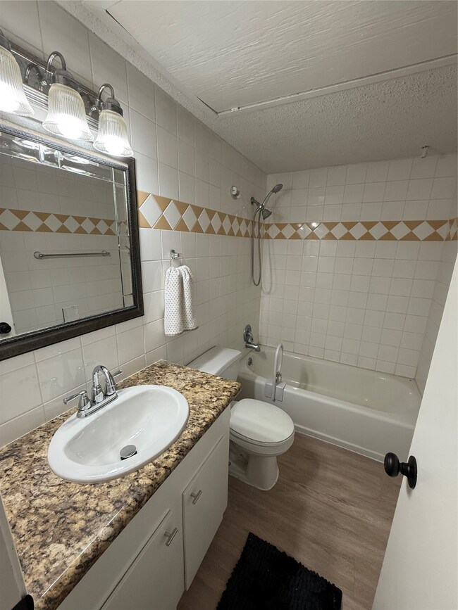 3400 Timmons Ln unit 15, Houston, TX 77027 - photo 7