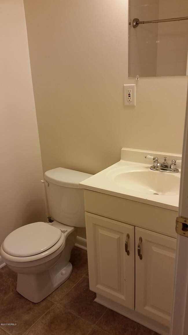 512 Delmar Rd, Jacksonville, NC 28540 - photo 5