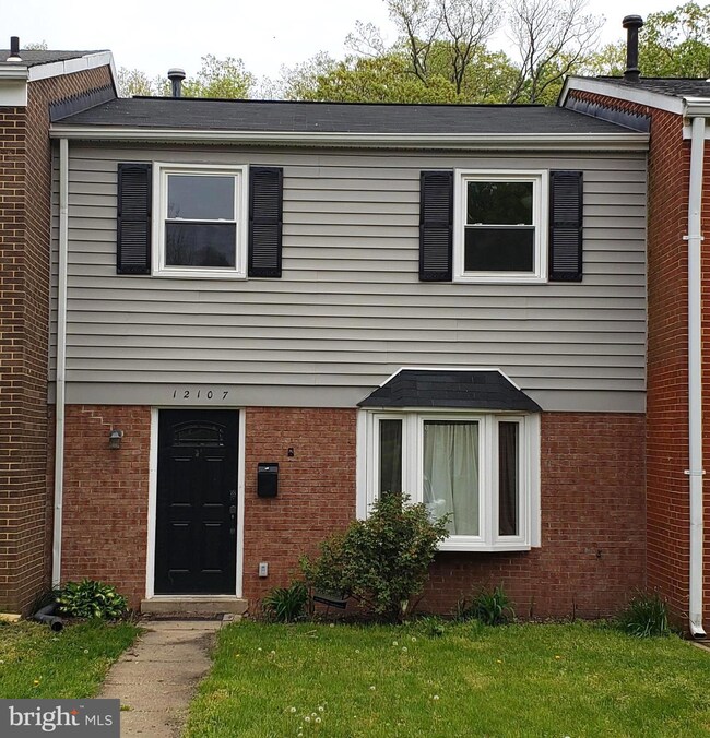 12107 Dove Cir, Laurel, MD 20708 - photo 2