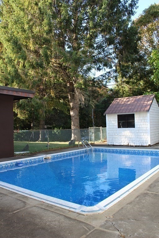 14 Jerome St, Southbridge, MA 01550 - photo 5