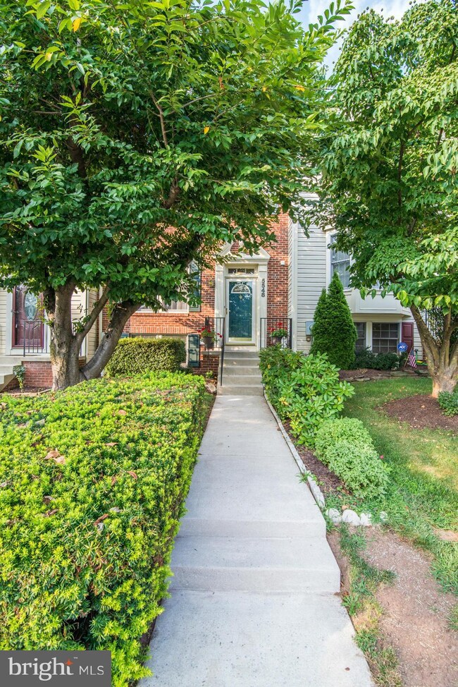 5548 Foxhall Ct, Frederick, MD 21703 - photo 2