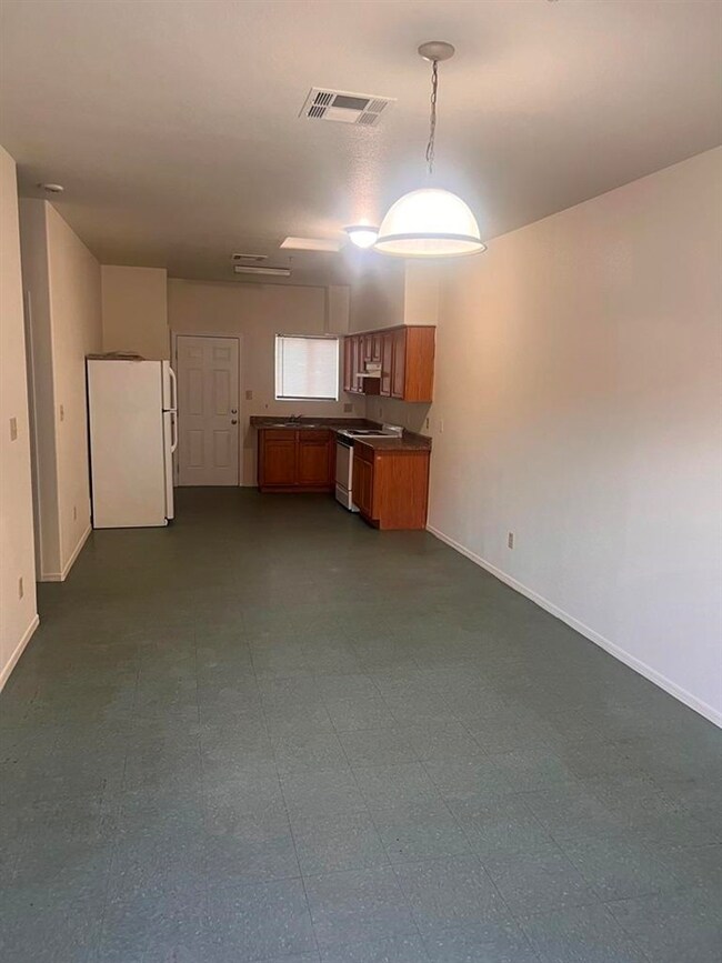 166 S 10th Ave, Yuma, AZ 85364 - photo 4