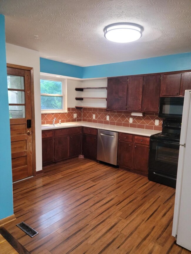 1905 Radnor Ave, Columbus, OH 43224 - photo 6