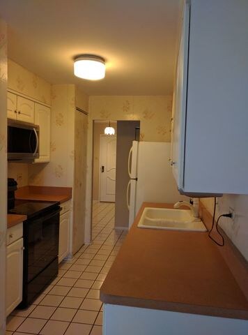 600 Naples Ct unit 310, Glenview, IL 60025 - photo 7