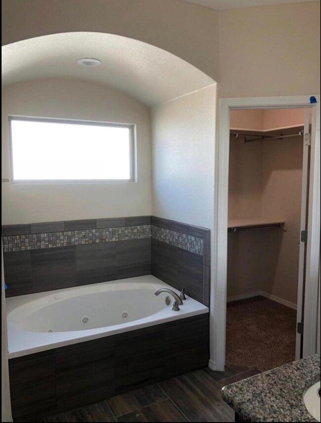 941 Roundhay St, El Paso, TX 79928 - photo 4