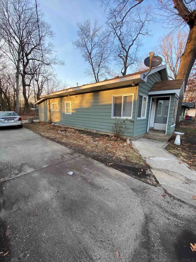 7879 N Tecumseh Rd, Walkerton, IN 46574 - photo 2