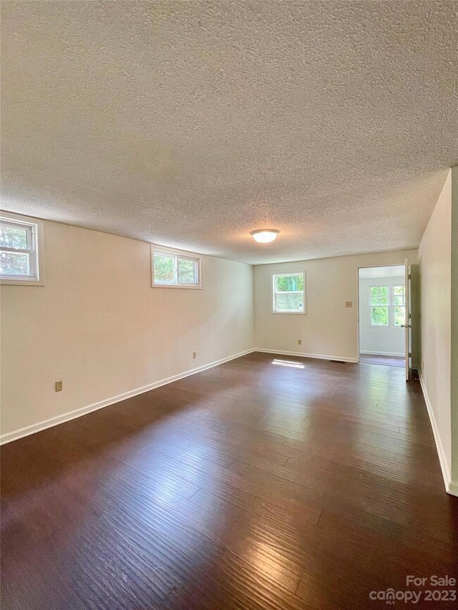 22 White Ave, Asheville, NC 28803 - photo 4