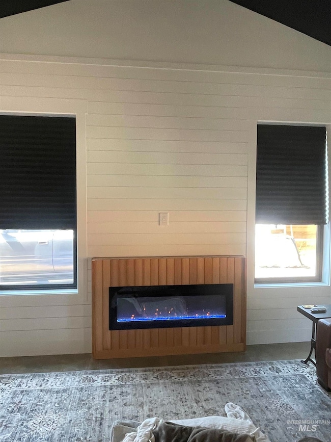 119 Locust St, Horseshoe Bend, ID 83629 - photo 2