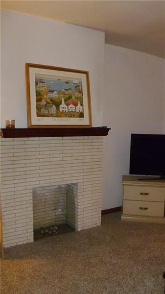 Decorative Mantel in Living room