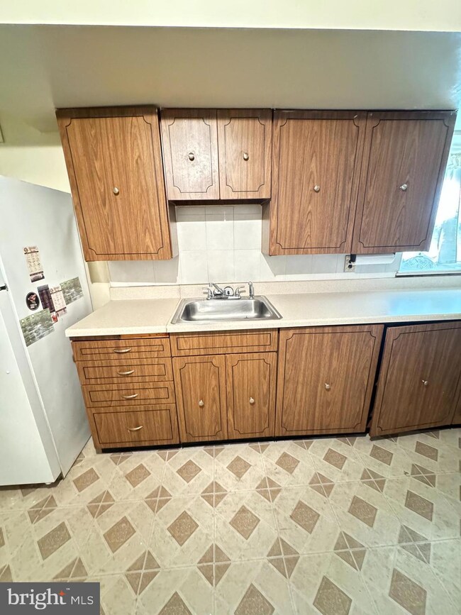 3572 Juneway, Baltimore, MD 21213 - photo 7