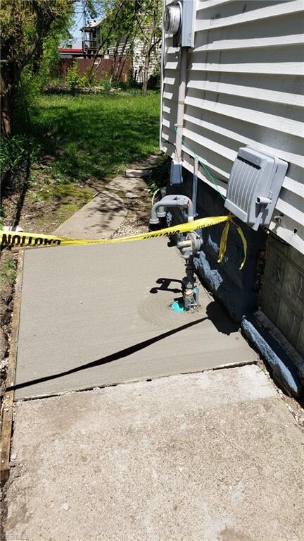 2345 E 29th St, Lorain, OH 44055 - photo 5