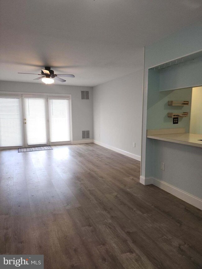 401 Waters Edge Dr unit 401, Newark, DE 19702 - photo 5