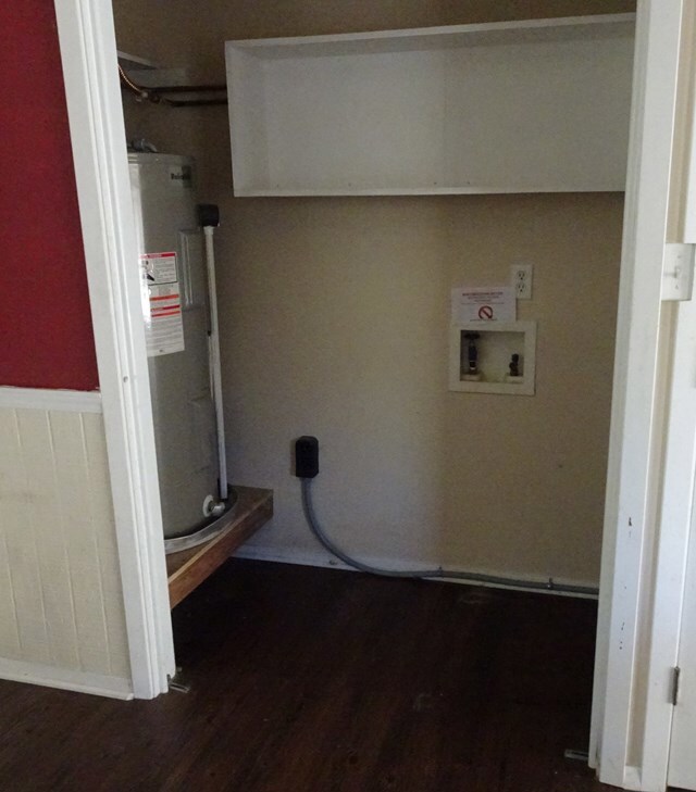 300 Falcon Ave, Lufkin, TX 75904 - photo 7