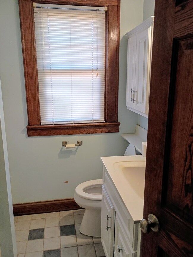 2018 Waverly Place, Waukegan, IL 60085 - photo 6