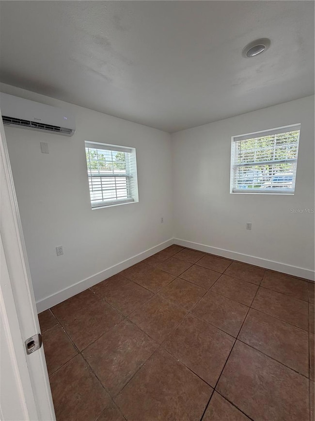 1702 W Dempsey Ave unit B, Tampa, FL 33603 - photo 4