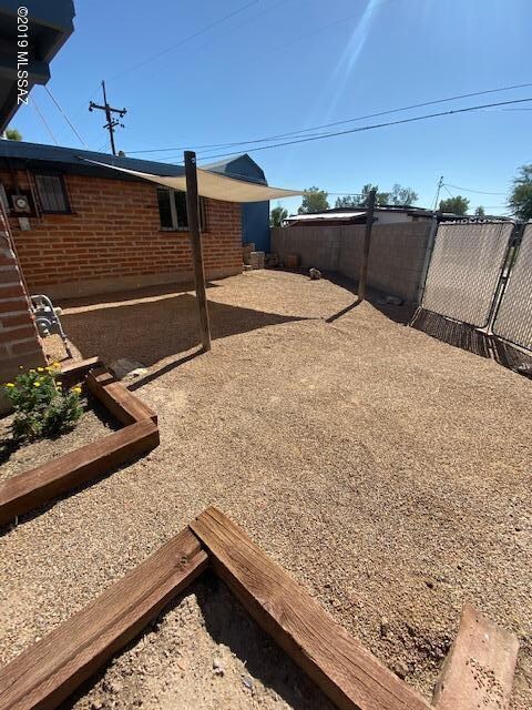 4961 N. Mathews pic 2