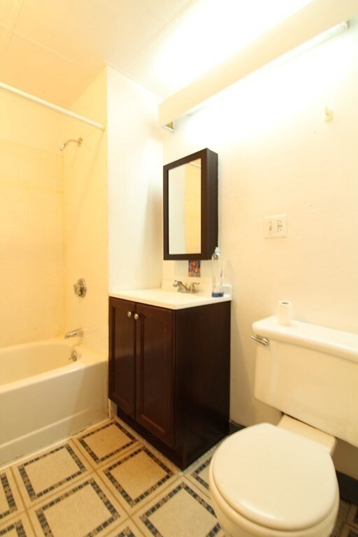 382 Riverway unit 2, Boston, MA 02115 - photo 6