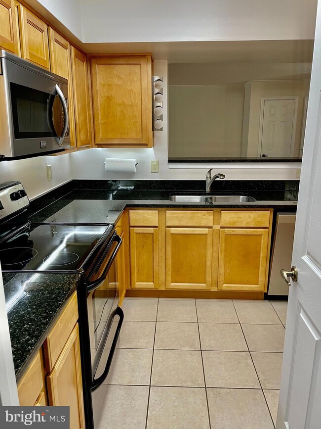 1541 Lincoln Way unit 101A, McLean, VA 22102 - photo 7
