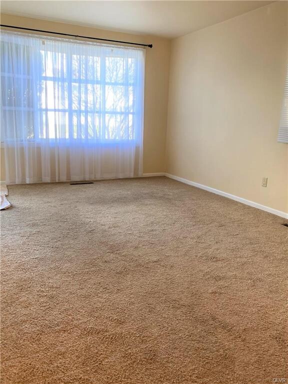 1527 Valley Rd, Bethlehem, PA 18018 - photo 4