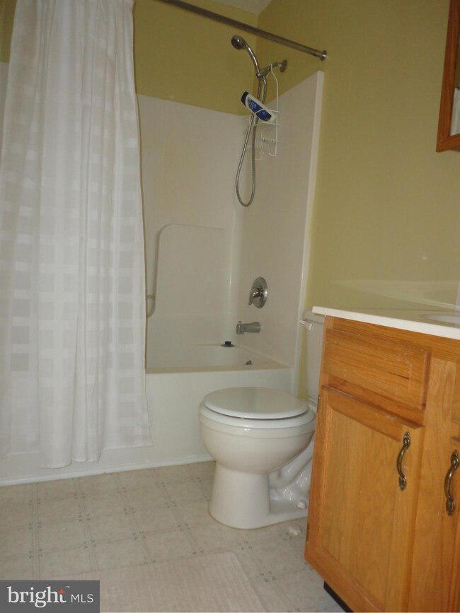 365 Leviticus Dr, Bunker Hill, WV 25413 - photo 7