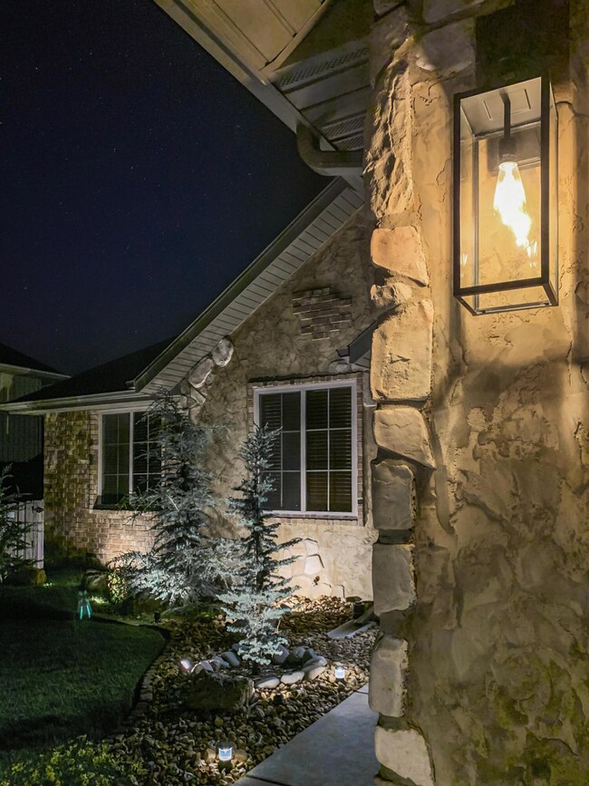 1320 S Appomattox Ave, Republic, MO 65738 - photo 5