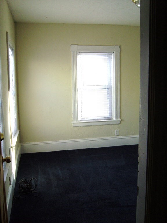 4 Perry Ave, Worcester, MA 01610 - photo 7